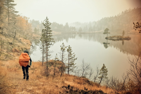 Een trektocht met wildbivakkeren door een ruig en onherbergzaam gebied in Noorwegen